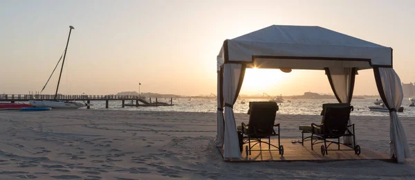 Lujoso gazebo en la playa — Foto de Stock