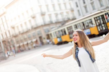 Güzel sarışın turist