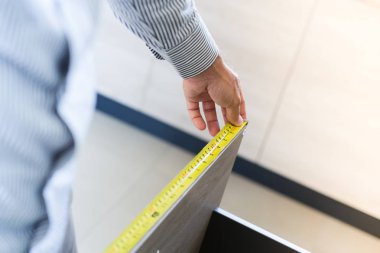 Tedbirler alarak iş yerinde mimar