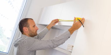 Tedbirler alarak iş yerinde mimar