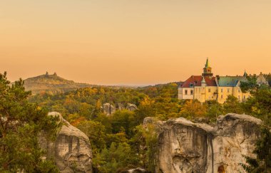 Eski fantezi kale ve Ortaçağ kale