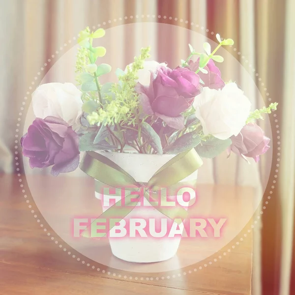 Fausses fleurs en vase vintage instagram style effet — Photo