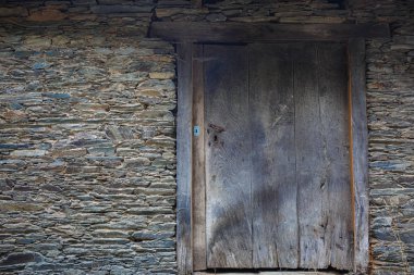 Eski dokulu kapı