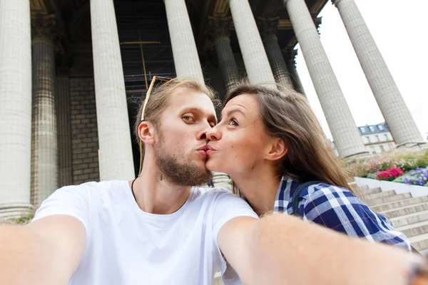 Feliz pareja amorosa — Foto de Stock