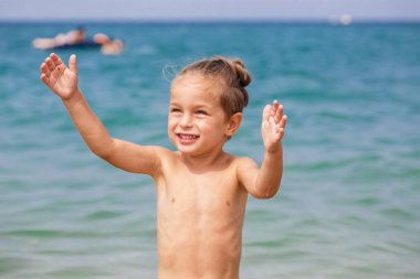 Mutlu küçük çocuk