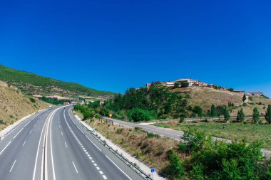 Karayolu üzerinde St. James yolu