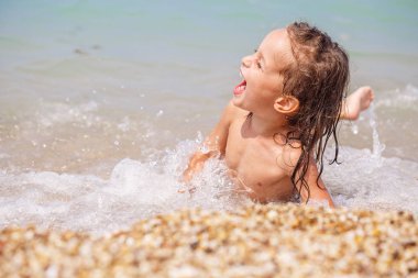 Yakışıklı bir dalga