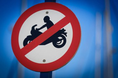 Motosiklet yasaklayan işareti