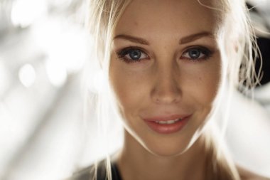 Güzellik modeli yüz