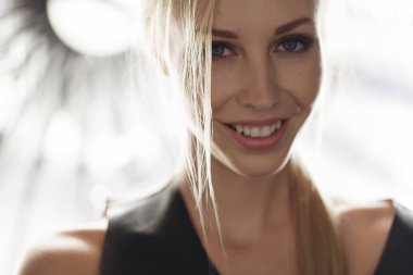 Güzellik modeli yüz