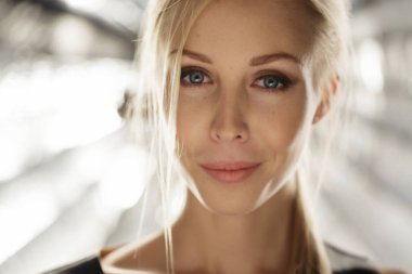 Güzellik modeli yüz