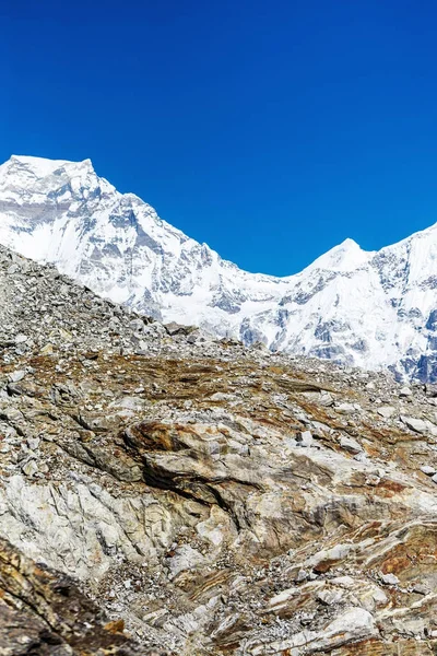 Besneeuwde bergen van de Himalaya — Stockfoto