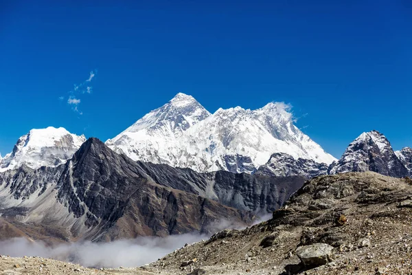 Snowy mountains of the Himalayas — Stock Photo, Image