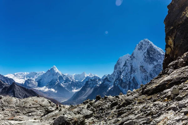 Montañas nevadas del Himalaya — Foto de Stock