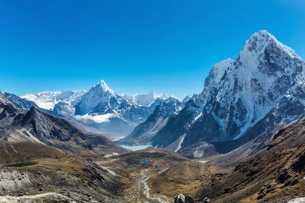 Snowy mountains of the Himalayas — Stock Photo, Image