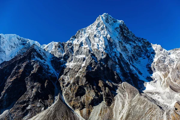 Montagnes enneigées de l'Himalaya — Photo