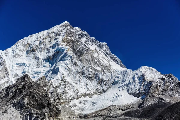 雪山环抱的喜马拉雅山 — 图库照片