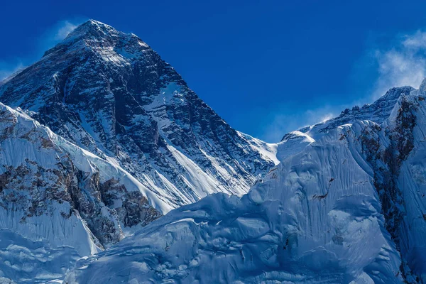 Snowy mountains of the Himalayas — Stock Photo, Image