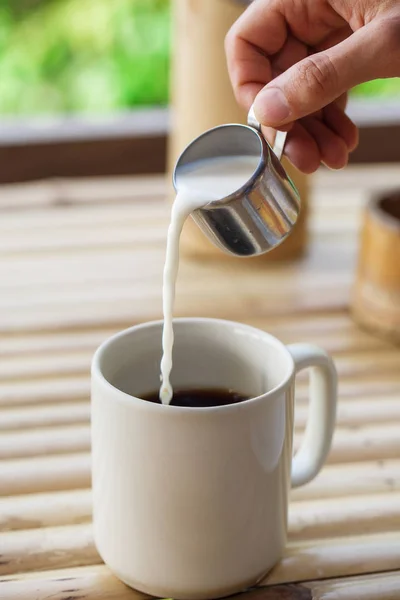 Černá káva s mlékem — Stock fotografie