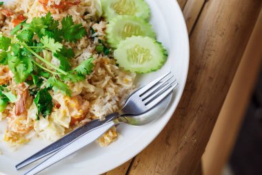 Deniz ürünleri ile pirinç