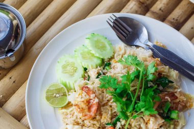 Deniz ürünleri ile pirinç