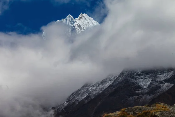 Fjell i Nepal – stockfoto