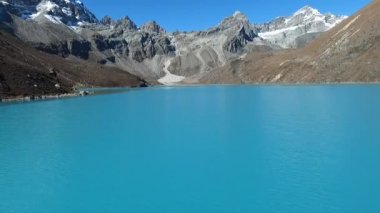 Himalaya gölde Gokyo
