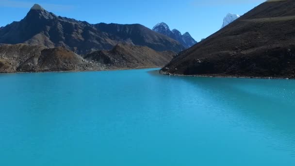 Lago Gokyo en himalaya — Vídeos de Stock