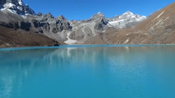 Himalaya gölde Gokyo — Stok video