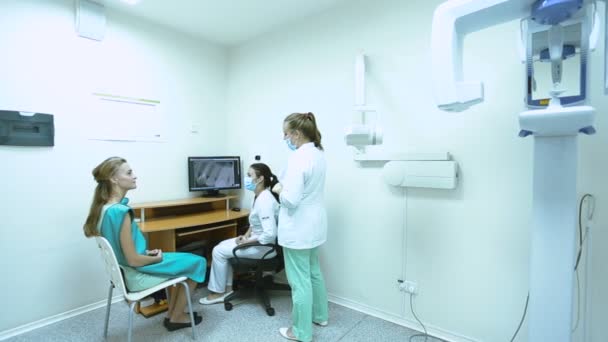 Рентгенологическая диагностика зубов — стоковое видео