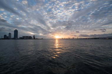 günbatımı Tenpozan Osaka Harbor, Japonya