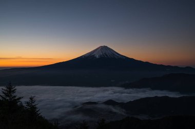 Morning glory Mt.Fuji ve clous Shinmichi-dağ, deniz, Yamanashi, Turizm Japonya geçmek