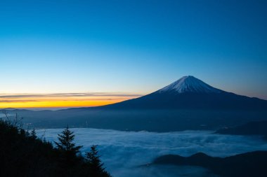 Morning glory Mt.Fuji ve clous Shinmichi-dağ, deniz, Yamanashi, Turizm Japonya geçmek