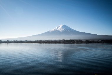 Mt.Fuji ve mavi gökyüzü Kawaguchi-göl, Yamanashi, Turizm Japonya