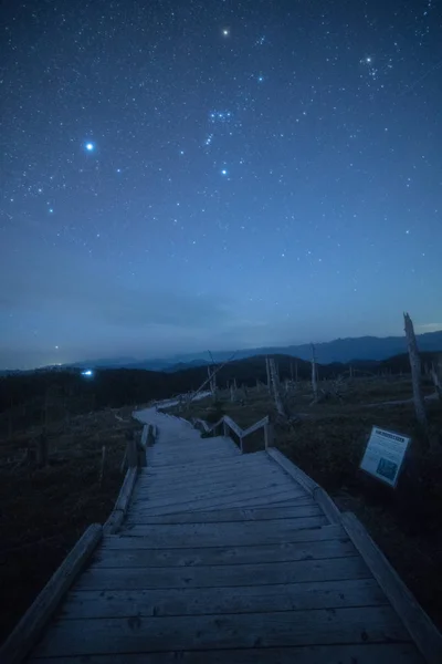 Ciel étoilé du col de la montagne Masaki à Odaigahara, Nara, Japon — Photo