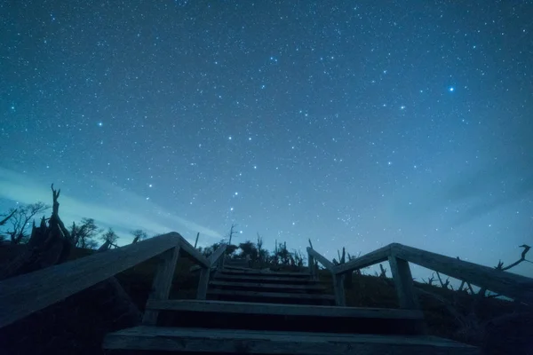 Ciel étoilé du col de la montagne Masaki à Odaigahara, Nara, Japon — Photo