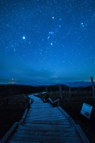 Ciel étoilé du col de la montagne Masaki à Odaigahara, Nara, Japon — Photo