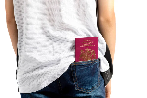 白色与 h 英国护照上孤立的年轻十几岁的男孩 — 图库照片