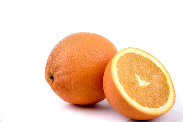 白地に単離された柑橘類は — ストック写真