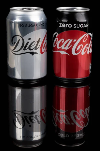 Latta di Coca Cola Zero e Coca Light . — Foto Stock