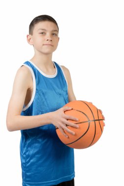 Genç Beyaz genci bir basketbol ile