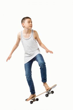 Onun kaykay ile genç beyaz genci