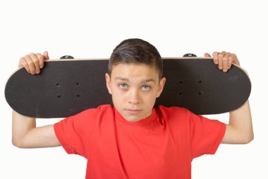 Onun kaykay ile genç beyaz genci