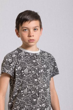 Endişeli bir çocuk portresi