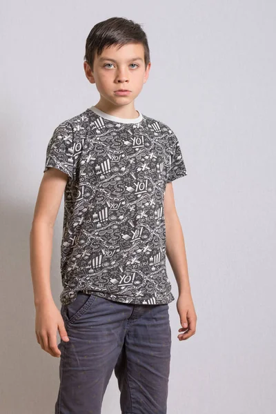 Endişeli bir çocuk portresi