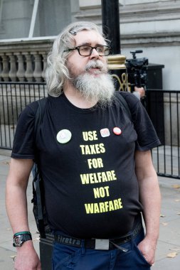 Protestocular toplamak Londra'da bir anti nükleer savaş protesto