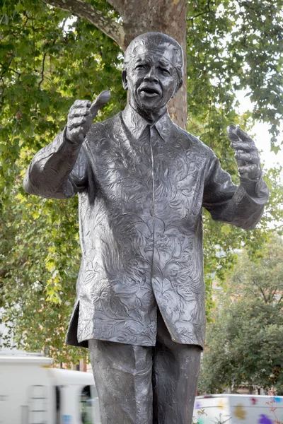 Статуя Нельсон Мандела — стокове фото