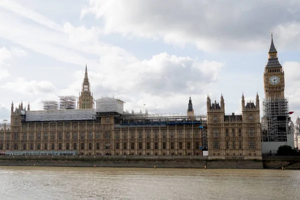 Yenileme geçiren Bakanlıklara İngiliz evleri
