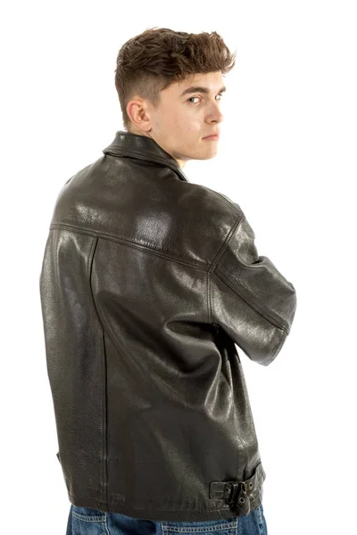 18 años con chaqueta de cuero y jeans — Foto de Stock