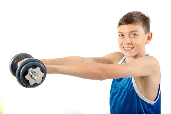 Joven adolescente usando mancuernas — Foto de Stock